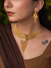 Mahika gold necklace set