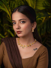 Aishani gold necklace set (Green) - Image 2