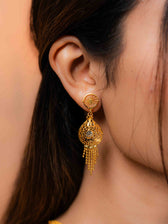Yuvanshi gold necklace set